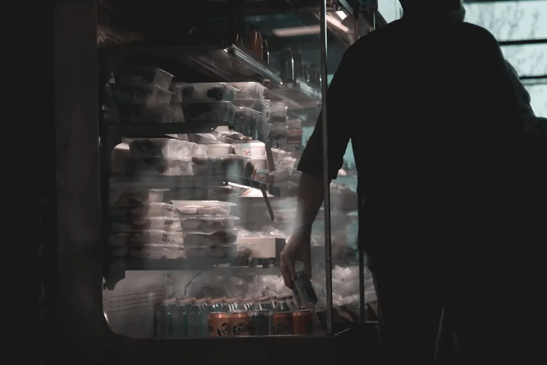 自粘卷材施工要点与常见渗漏问题解决方案